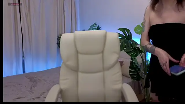 Snapshot of TinaMelt chatting on 23, 9, 2025 TinaMelt online show from 23, 9, 2025