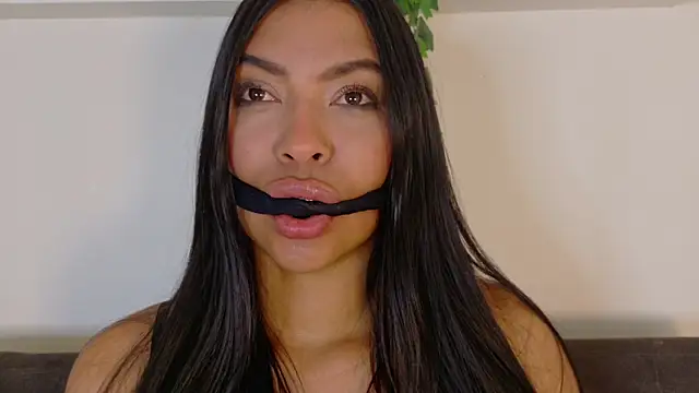 Snapshot of RiriiBrunette__ chatting on 30, 4, 2026 RiriiBrunette online show from 30, 4, 2026