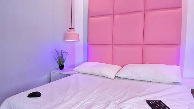 JulianaValencia online show from 6, 3, 2026