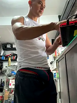 Snapshot of Terra-22cm chatting on 12, 10, 2025 Terra-22cm online show from 12, 10, 2025