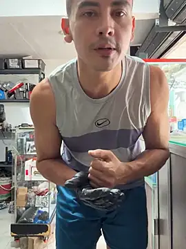 Snapshot of Terra-22cm chatting on 28, 10, 2025 Terra-22cm online show from 28, 10, 2025