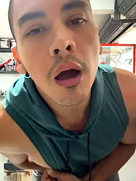 Snapshot of Terra-22cm chatting on 29, 10, 2025 Terra-22cm online show from 29, 10, 2025