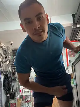 Snapshot of Terra-22cm chatting on 4, 11, 2025 Terra-22cm online show from 4, 11, 2025