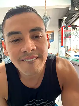 Snapshot of Terra-22cm chatting on 8, 11, 2025 Terra-22cm online show from 8, 11, 2025