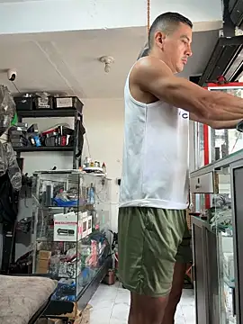 Snapshot of Terra-22cm chatting on 21, 11, 2025 Terra-22cm online show from 21, 11, 2025