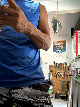 Snapshot of Terra-22cm chatting on 22, 11, 2025 Terra-22cm online show from 22, 11, 2025