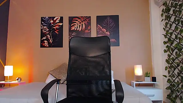 Snapshot of ChristopherBlack_ chatting on 14, 10, 2025 ChristopherBlack online show from 14, 10, 2025