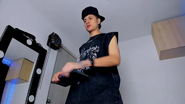 Mateo Escobar online show from 23, 9, 2025