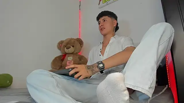 Mateo Escobar online show from 13, 11, 2025