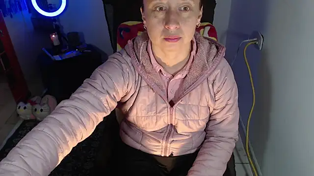 Snapshot of Milf_Valeria chatting on 30, 9, 2025 Milf Valeria online show from 30, 9, 2025
