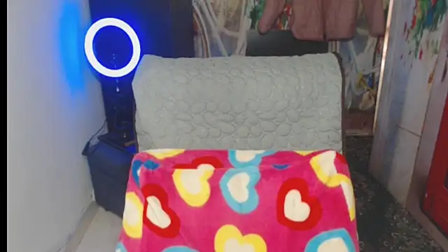 Milf Valeria online show from 19, 11, 2025