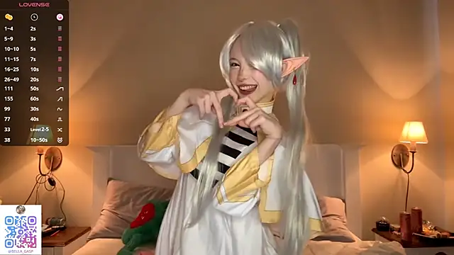Snapshot of FlowMia chatting on 3, 10, 2025 FlowMia online show from 3, 10, 2025