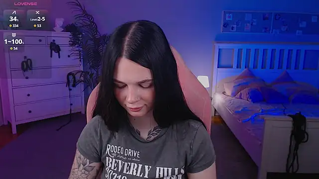 Michela Fruet online show from 1, 10, 2025