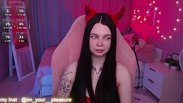 Michela Fruet online show from 5, 3, 2026