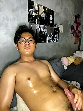 Snapshot of Freshzchouxx chatting on 29, 10, 2025 Freshzchouxx online show from 29, 10, 2025