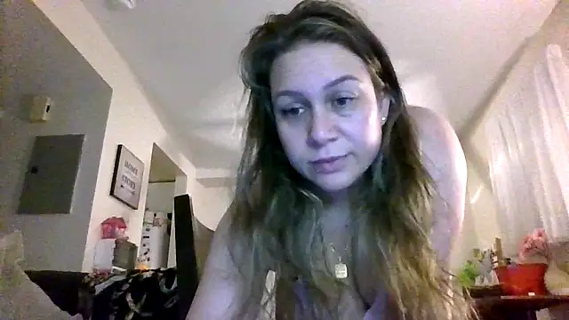 Snapshot of thedevinemama chatting on 15, 6, 2026 thedevinemama online show from 15, 6, 2026