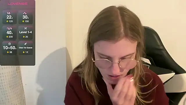 BustyKellyXXX online show from 18, 12, 2025