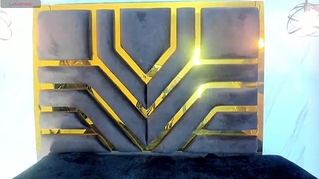 Snapshot of Zafiro_claire chatting on 1, 10, 2025 Zafiro claire online show from 1, 10, 2025