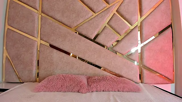 Snapshot of Zafiro_claire chatting on 6, 11, 2025 Zafiro claire online show from 6, 11, 2025