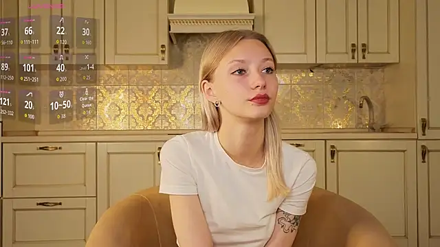 Snapshot of KatieFoulk chatting on 12, 9, 2025 KatieFoulk online show from 12, 9, 2025