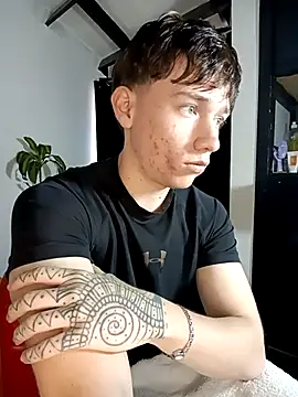 Snapshot of Logan_sixxer chatting on 13, 9, 2025 Logan sixxer online show from 13, 9, 2025