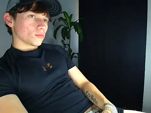 Snapshot of Logan_sixxer chatting on 12, 11, 2025 Logan sixxer online show from 12, 11, 2025