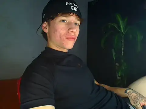 Snapshot of Logan_sixxer chatting on 14, 11, 2025 Logan sixxer online show from 14, 11, 2025