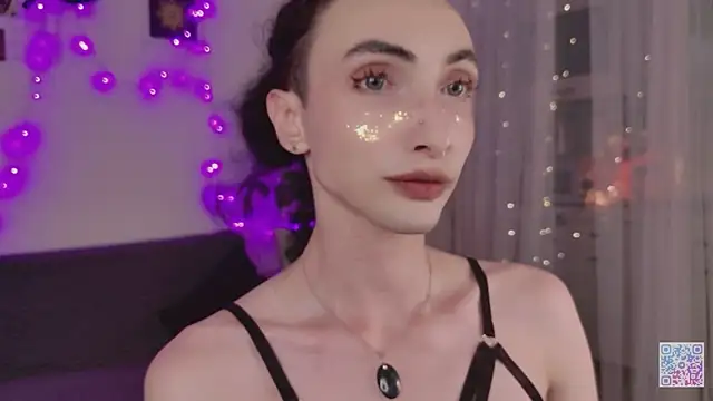 Snapshot of Queen_of_tease chatting on 3, 7, 2026 Queen of tease online show from 3, 7, 2026