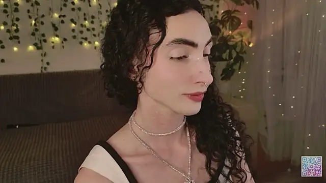 Snapshot of Queen_of_tease chatting on 8, 7, 2026 Queen of tease online show from 8, 7, 2026