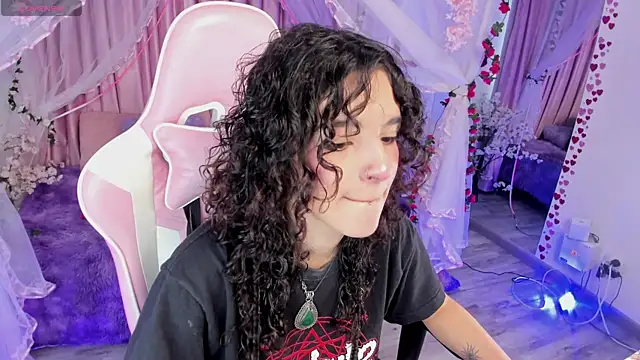 Snapshot of bunny_curly chatting on 14, 9, 2025 bunny curly online show from 14, 9, 2025