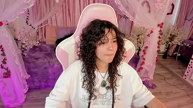 Snapshot of bunny_curly chatting on 20, 9, 2025 bunny curly online show from 20, 9, 2025