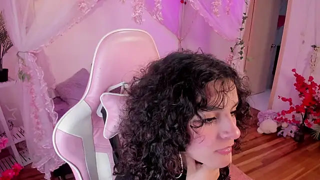Snapshot of bunny_curly chatting on 22, 10, 2025 bunny curly online show from 22, 10, 2025