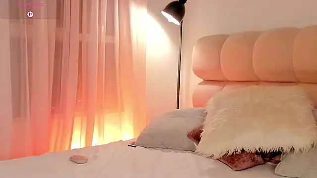 Snapshot of selene_phmoon chatting on 8, 6, 2026 selene phmoon online show from 8, 6, 2026