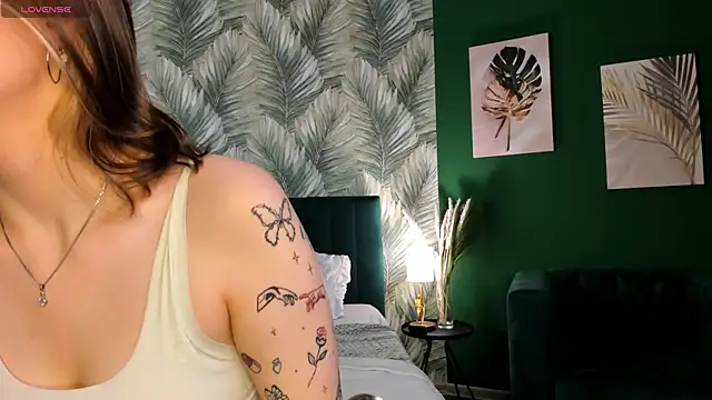 Snapshot of Kati_Li chatting on 24, 9, 2025 Kati Li online show from 24, 9, 2025