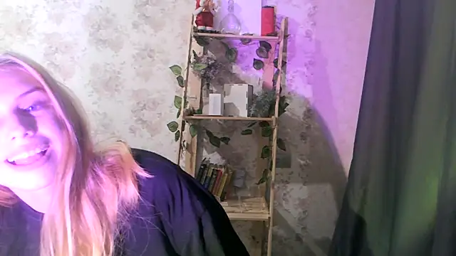Snapshot of ClaireLaSweet chatting on 23, 9, 2025 ClaireLaSweet online show from 23, 9, 2025