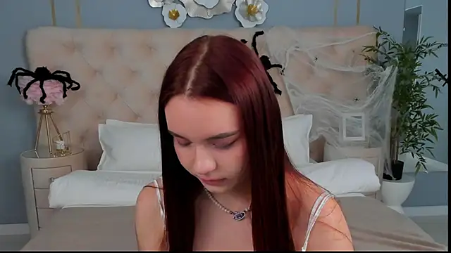 NoraHaynes online show from 3, 11, 2025