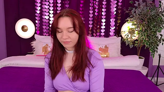 NoraHaynes online show from 5, 4, 2026