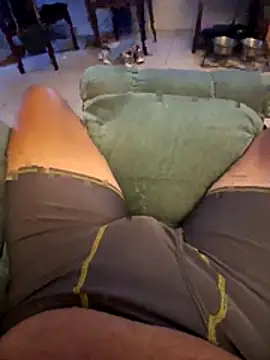 Snapshot of pullitoff chatting on 12, 4, 2026 pullitoff online show from 12, 4, 2026