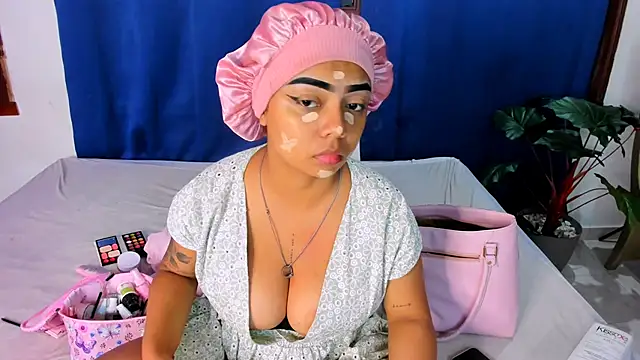 nahomy ryans online show from 28, 9, 2025