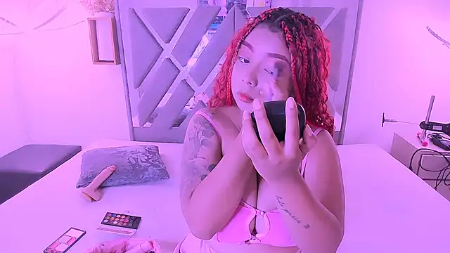 nahomy ryans online show from 14, 10, 2025