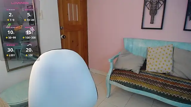 Snapshot of ella_steffen chatting on 8, 10, 2025 ella steffen online show from 8, 10, 2025