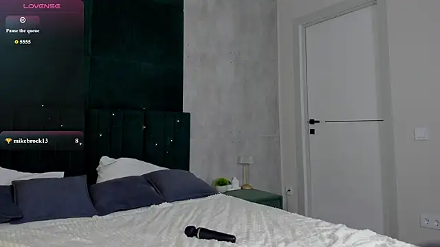 Snapshot of MalvinaDream chatting on 18, 4, 2026 MalvinaDream online show from 18, 4, 2026