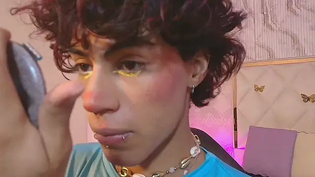 Snapshot of kaisage_tay chatting on 6, 4, 2026 kaisage tay online show from 6, 4, 2026