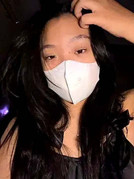 Snapshot of Thuylinh05 chatting on 10, 10, 2025 Thuylinh05 online show from 10, 10, 2025