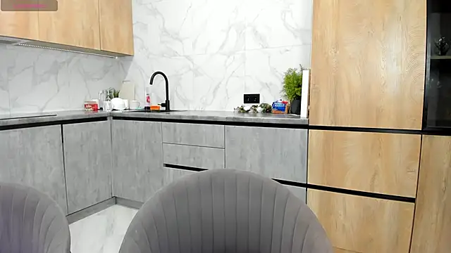 extra wet dry online show from 4, 2, 2026