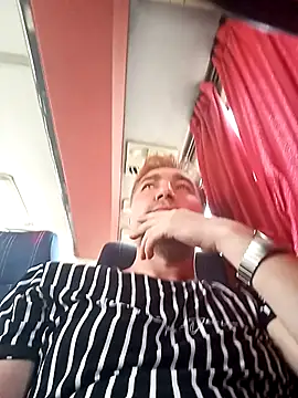 Snapshot of mert0359 chatting on 10, 9, 2025 mert0359 online show from 10, 9, 2025