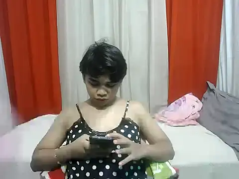 Snapshot of pinaymorena_zeinab chatting on 14, 7, 2026 pinaymorena zeinab online show from 14, 7, 2026