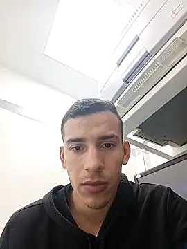 Snapshot of Jose20moro chatting on 28, 11, 2025 Jose20moro online show from 28, 11, 2025