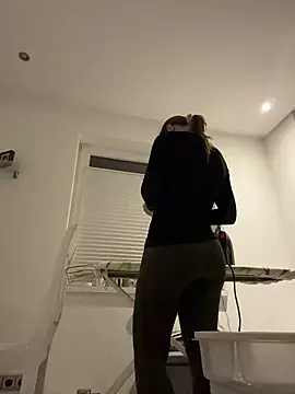 Snapshot of IsabellaEtha chatting on 9, 10, 2025 IsabellaEtha online show from 9, 10, 2025