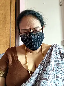 Snapshot of heera-rani chatting on 21, 9, 2025 heera-rani online show from 21, 9, 2025